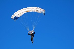 Jiu You-中国篮球推动职业球员媒体形象建设，当前中国篮球运动推进职业化